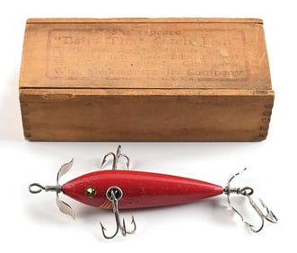 RED SHAKESPEARE NO. 43 MINNOW IN WOOD BOX