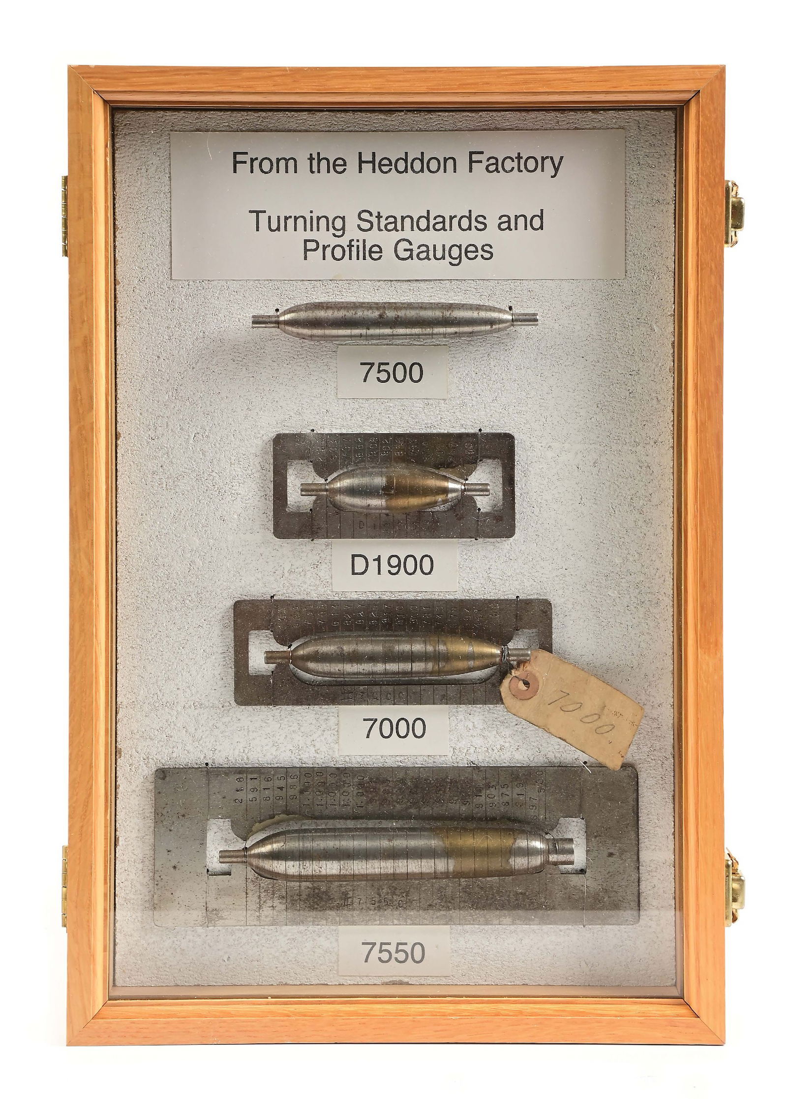 HEDDON FACTORY TURNING STANDARDS & PROFILE GAUGES (1 of 2)