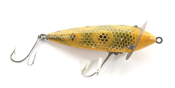 HEDDON 210 SURFACE DOWAGIAC IN UNCATALOGUED FROG SCALE