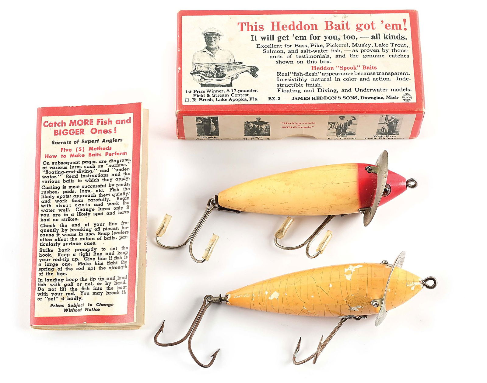 PAIR OF HEDDON 210 SURFACE LURES (1 of 10)