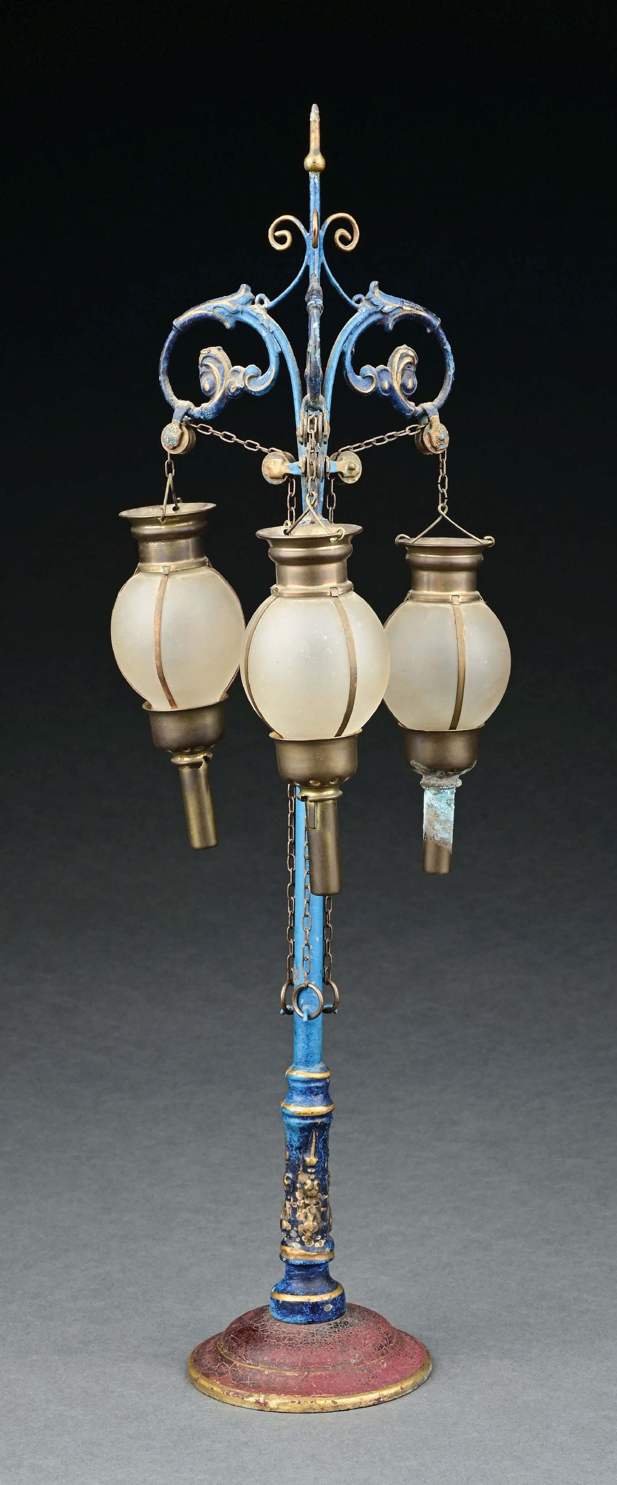 MARKLIN CAT. REF. 2374 HAND-PAINTED TRIPLE GLOBE LAMP POST: CONDITION: Retains oriignal globes. Minor oxidation to bottom of one globe; otherwise, excellent to near mint condition. Item Dimensions: 16 - 1/2" T.