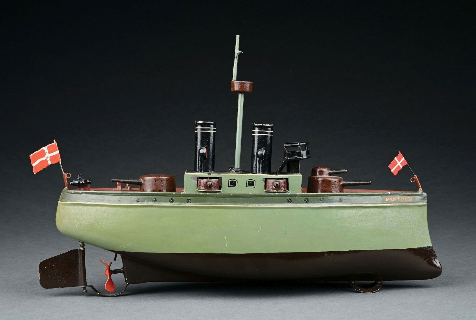 MARKLIN CAT. REF. 5106/38 "PANTHER" HAND-PAINTED GUNBOAT: C. 1915. CONDITION: Near mint condition. Bow flag is a replacement. Item Dimensions: 15" x 3 - 1/2" x 10".