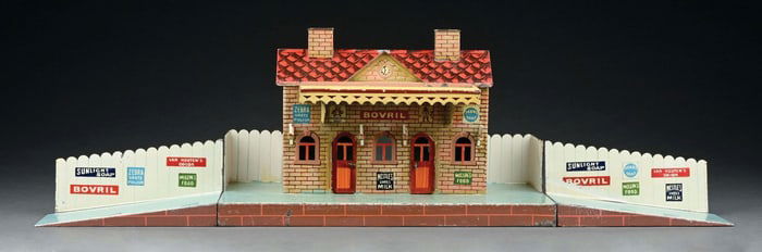 MARKLIN HAND PAINTED FOR THE BRITISH MARKET PLATFORM STATION WITH RAMPS