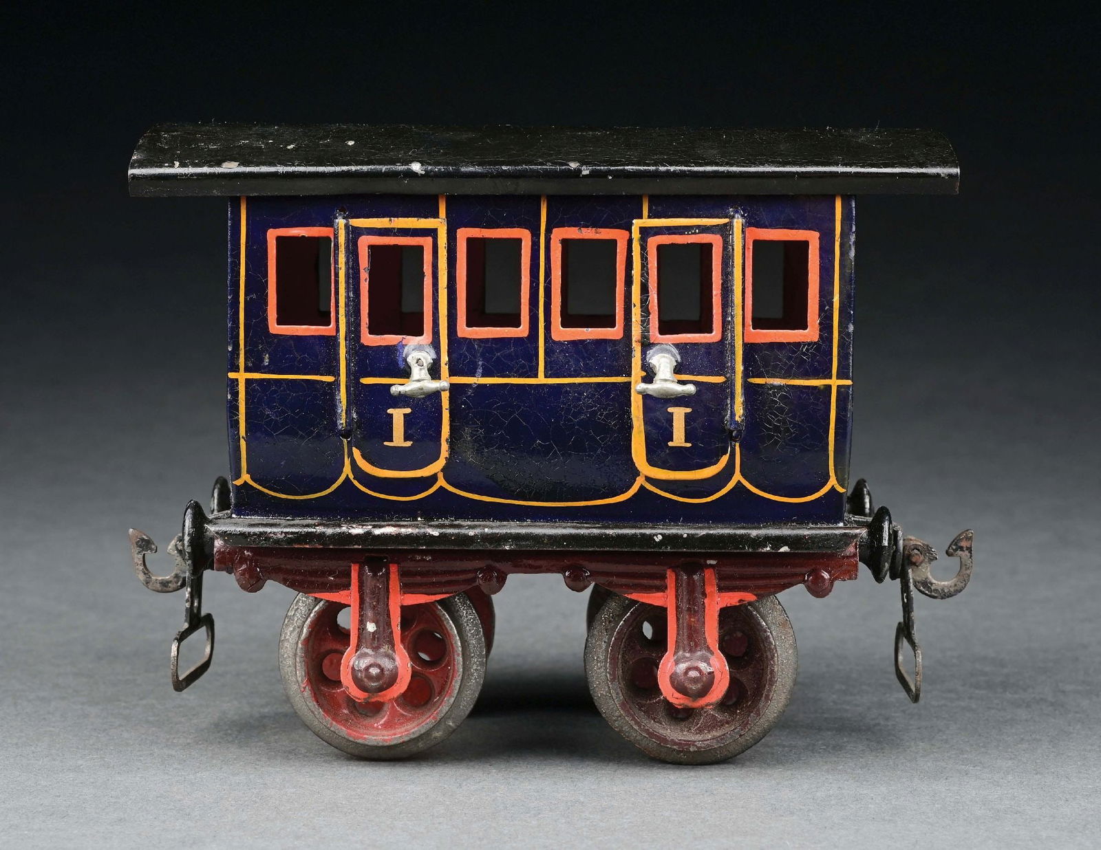 MARKLIN HAND-PAINTED 4-WHEEL DELUXE FIRST CLASS COACH IN BLUE: CONDITION: Near mint. Item Dimensions: 5 - 1/2" x 3" x 4".