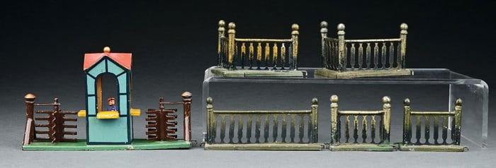 MARKLIN HAND PAINTED TICKET COLLECTOR STAND WITH FENCING