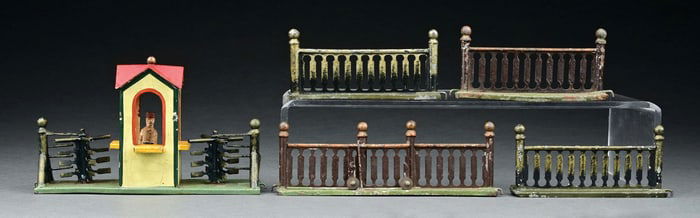MARKLIN HAND PAINTED TICKET COLLECTOR STAND WITH FENCING