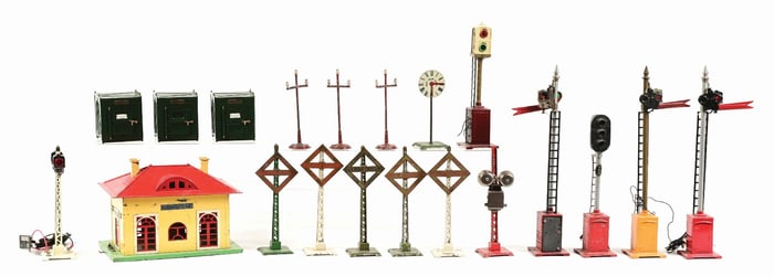 LOT OF 20: STATION & ASSORTED ACCESSORIES