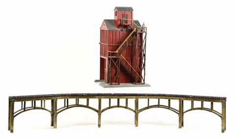 LOT OF 2: CALLING STATION & BRASS TRESTLE BRIDGE FOR 3-RAIL TRACK