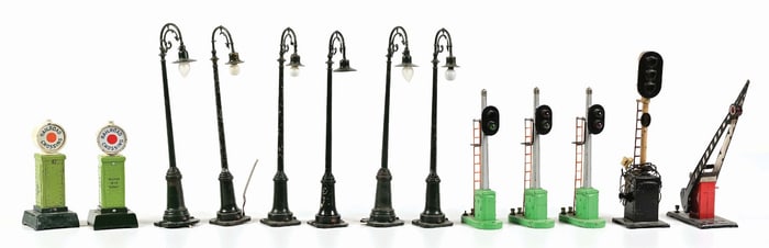 LOT OF 13: TRAIN LIGHTS, STREET LIGHTS & OTHER SIGNS
