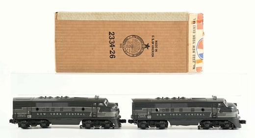 LIONEL POST-WAR NO. 2333 NEW YORK CENTRAL F-3AA DIESEL & MASTER CARTON