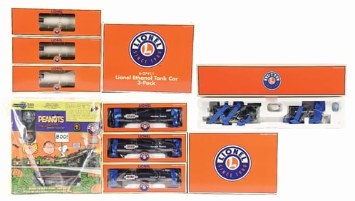 LARGE LOT OF BOXED LIONEL TRAIN SETS