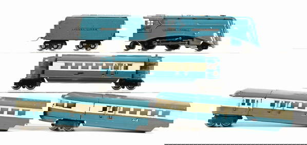 LIONEL BLUE STREAK SET (1 of 2)