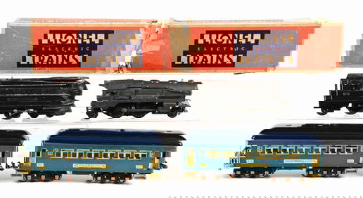 LOT OF 4: LIONEL LOCOMOTIVES & PASSENGER CARS (1 of 2)