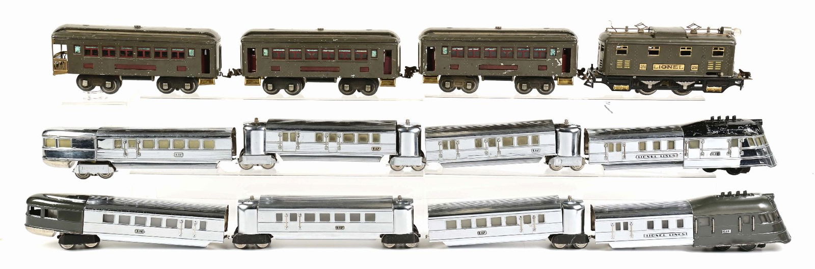 LOT OF 3: LIONEL PRE-WAR TRAINS (1 of 2)