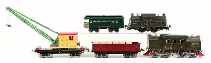 LOT OF 5: LIONEL NO. 42, NO. 10 & FREIGHT CARS