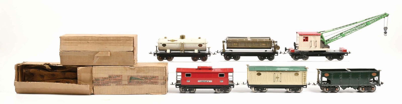 LOT OF 6: LIONEL LINES 200-SERIES FREIGHT CARS (1 of 2)
