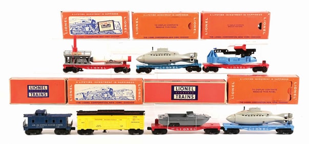LOT OF 7: LIONEL TRAIN CARS IN BOX
