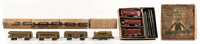 SET OF 7: LIONEL NO. 318 ENGINE WITH OBSERVATION CARS AND TRACK