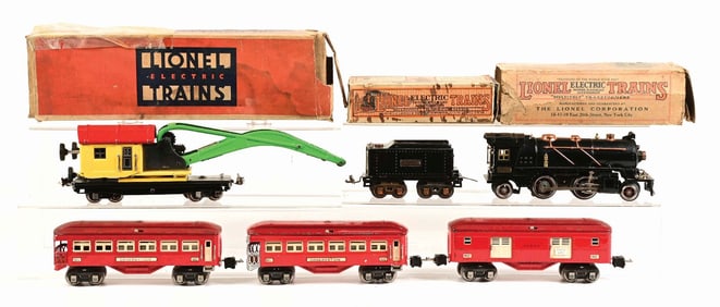 LOT OF 7: PRE-WAR LIONEL TRAINS