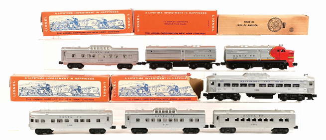 LOT OF 7: LIONEL LOCOMOTIVES & CARS (1 of 3)