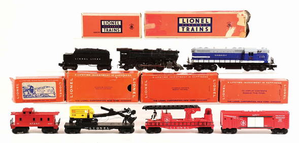 LOT OF 7: LIONEL LOCOMOTIVE, TENDER & ASSORTED FREIGHT CAR (1 of 2)