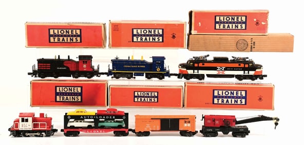 LOT OF 7: POST-WAR LIONEL TRAINS