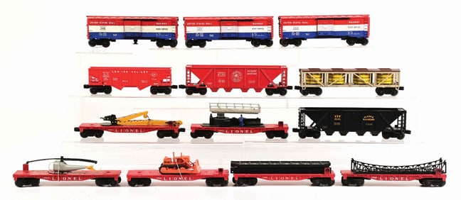 LOT OF 13: VARIOUS LIONEL O GAUGE TRAIN CARS IN BOX