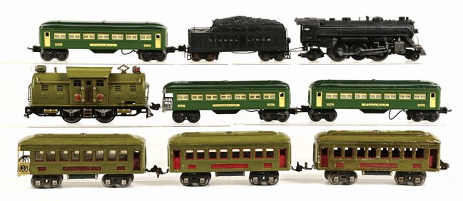 LOT OF 9: LIONEL 254E LOCOMOTIVE, 610, 612 CARS, 224E LOCOMOTIVE & 2640, 2641 PASSENGER CARS