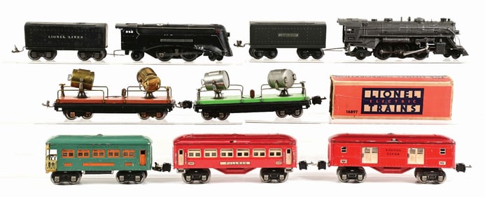 LOT OF 9: VARIOUS LIONEL TRAIN ENGINES AND CARS