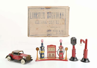 SCARCE MARX COMPLETE LINCOLN HIGHWAY TIN LITHO CAR & GAS PUMP SET IN ORIGINAL BOX