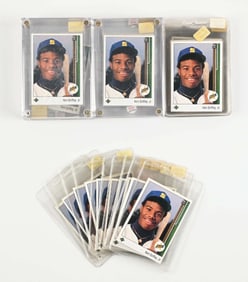 LARGE LOT OF UNGRADED KEN GRIFFEY JR. ROOKIE CARDS