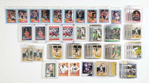 LARGE LOT OF VARIOUS UNGRADED SPORTS CARDS