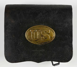US CIVIL WAR LEATHER CARTRIDGE BOX WITH BRASS PLATE AND TINS.