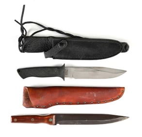 LOT OF 2: FIXED BLADE KNIVES.