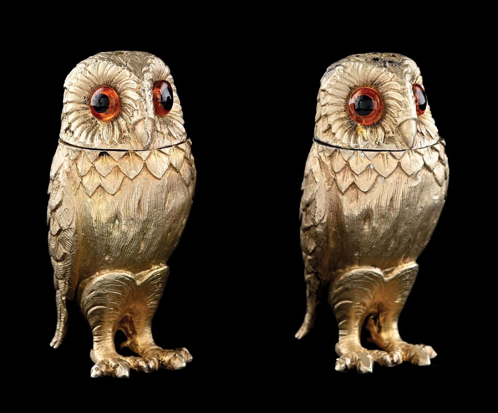 A PAIR OF TIFFANY SILVER GILT SALT & PEPPERS (1 of 5)