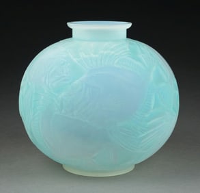 RENE LALIQUE POISSON VASE