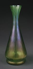 EARLY 20TH CENTURY IRIDESCENT GREEN GLASS VASE