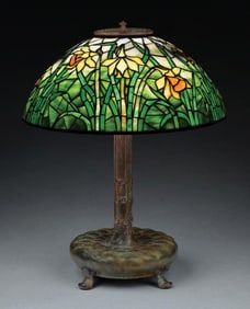 TIFFANY STUDIOS DAFFODIL LEADED GLASS TABLE LAMP
