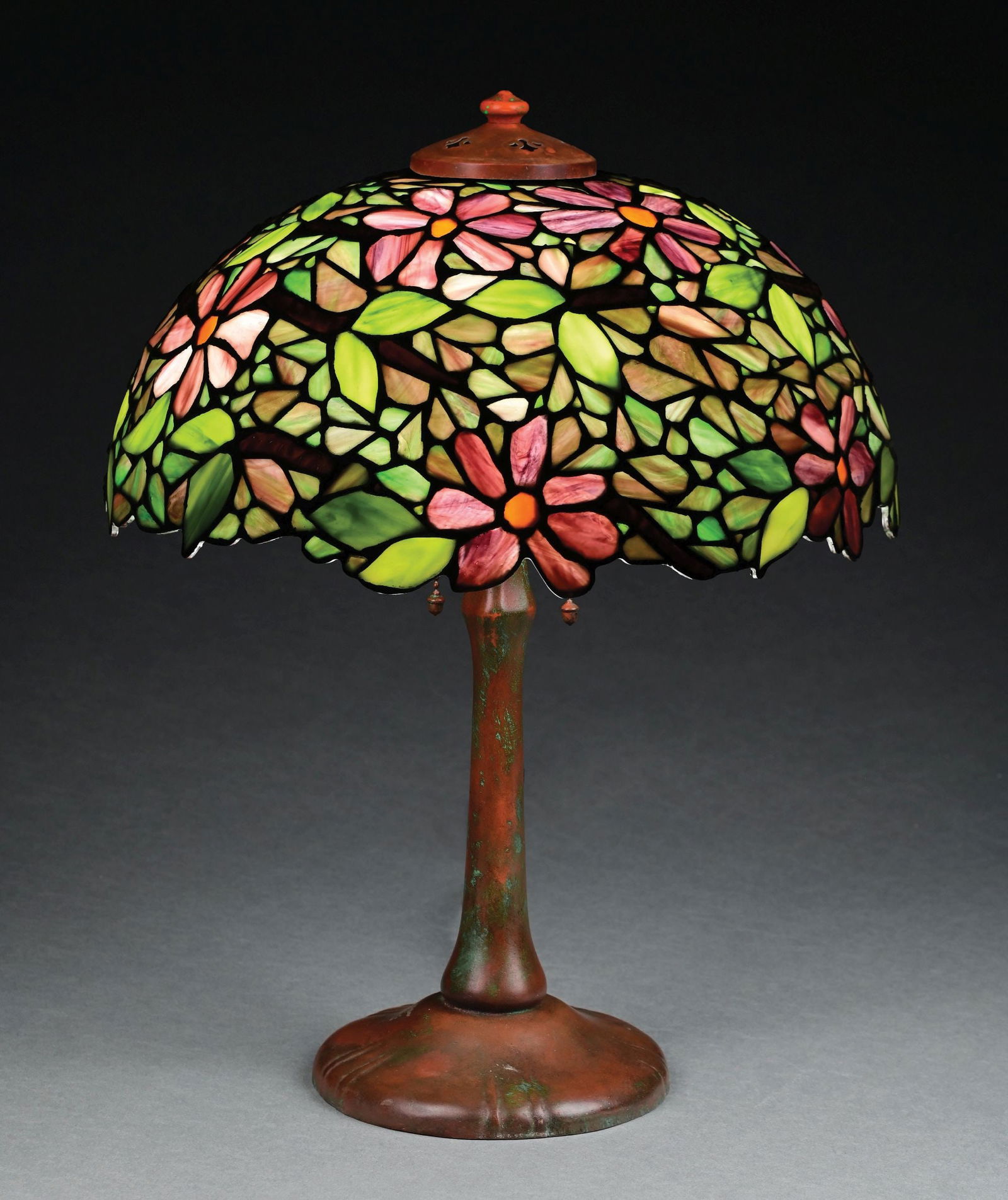 20TH CENTURY LEADED GLASS TABLE LAMP W/ HANDEL BASE (1 of 9)