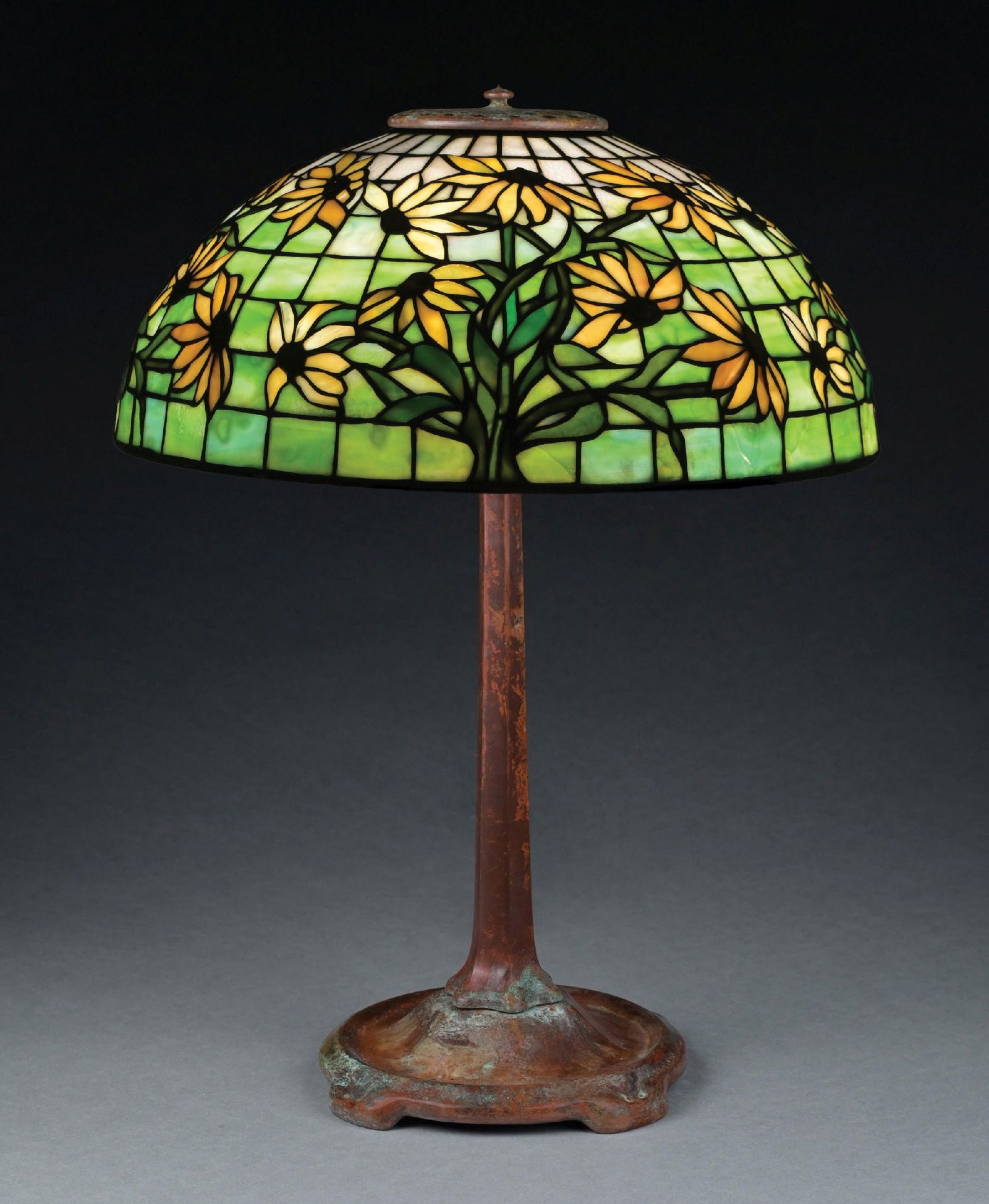 TIFFANY STUDIOS STYLE BLACK-EYED SUSAN LEADED GLASS TABLE LAMP (1 of 13)