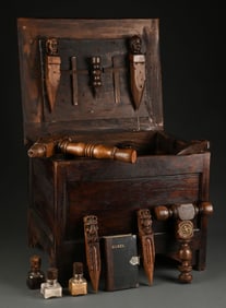 VAMPIRE HUNTING KIT IN WOODEN CHEST