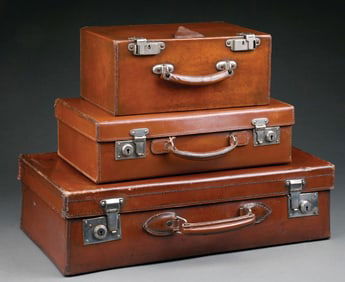 LOT OF 3: VARIOUS SIZED BROWN LEATHER SUITCASES