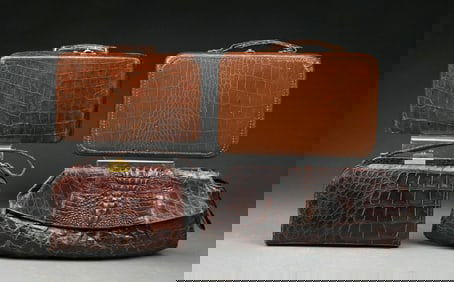 COLLECTION OF 4: ALLIGATOR LEATHER PURSES AND CASES