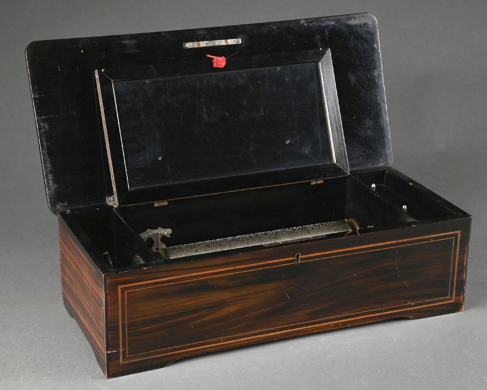 INLAID WOOD CASE ANTIQUE MUSIC BOX (1 of 8)
