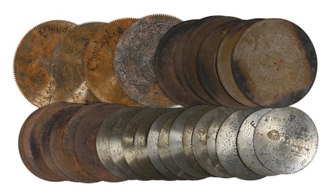 LARGE LOT OF VARIOUS-SIZED MUSIC BOX DISCS
