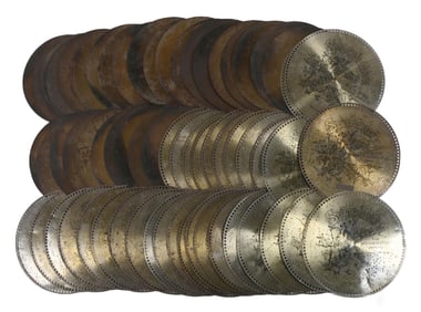 LARGE LOT OF VARIOUS-SIZED MUSIC DISCS
