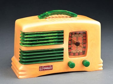 ORIGINAL SYMPHONY SPLIT-GRILL CATALIN RADIO IN BUTTERSCOTCH & GREEN
