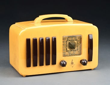 EMERSON MODEL EP375 "5+1" CATALIN RADIO IN YELLOW & BROWN