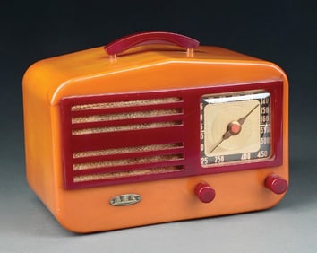 GAROD “AMC” MODEL 1450 CATALIN RADIO IN YELLOW & BURGANDY