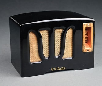 RCA MODEL RC350 CATALINA RADIO IN BROWN
